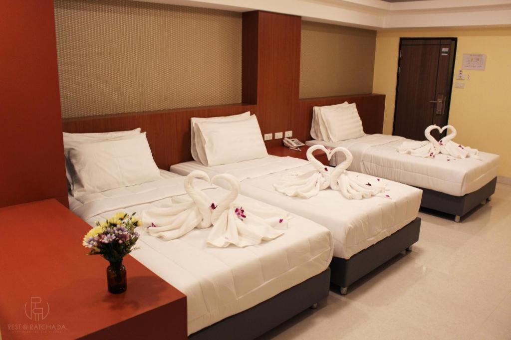 Rest@Ratchada Hotel Bangkok Kültér fotó